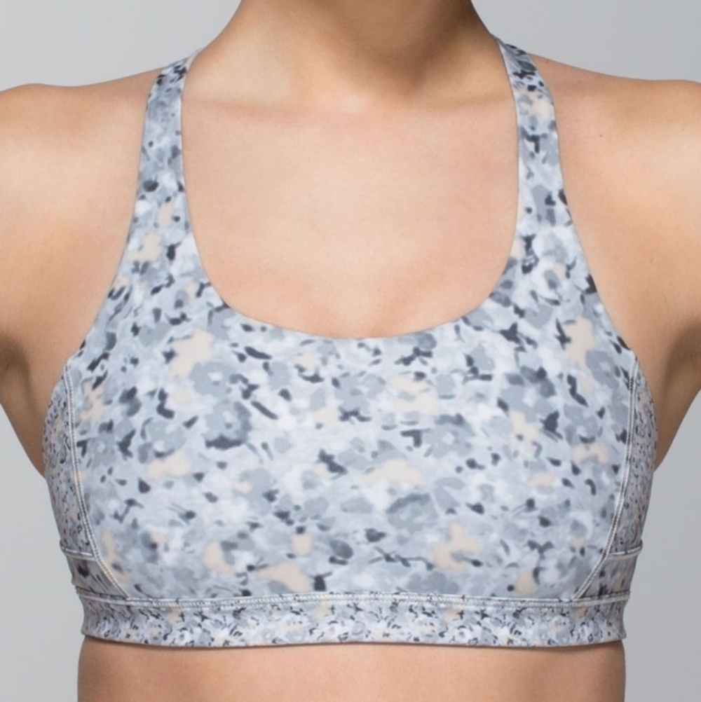 Lululemon Top Speed Bra. Petite Fleur Silver Spoon (Shades Of Grey, Tan Touch).4